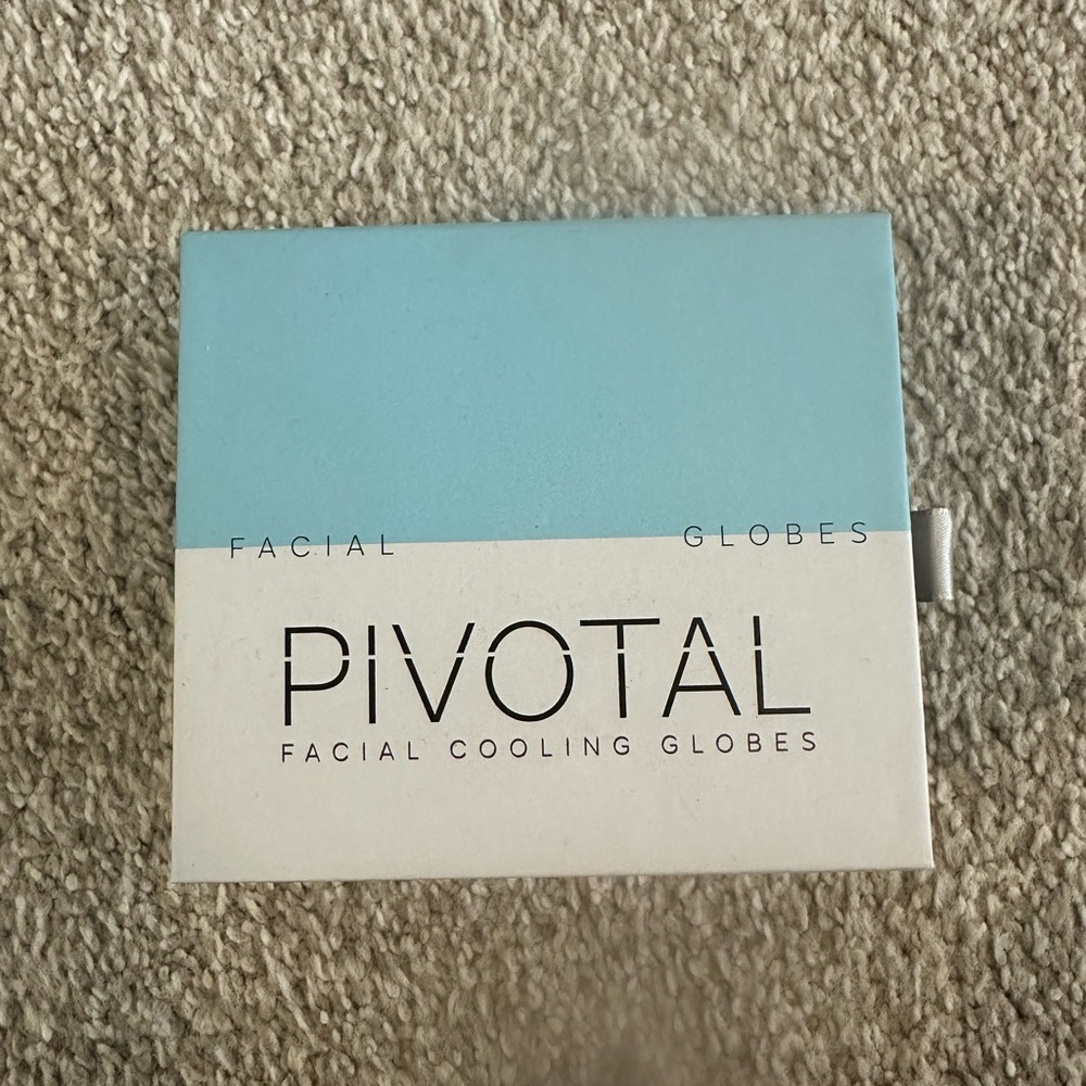 Pivotal Facial Cooling Globes - Light Blue & White Box
